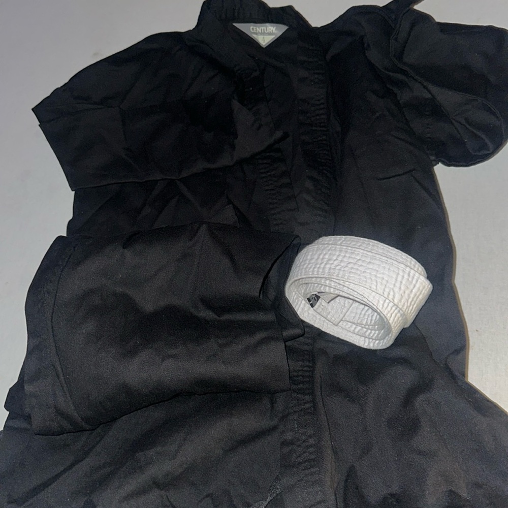Kids Size 4 Century Karate Top & Bottom & Belt.